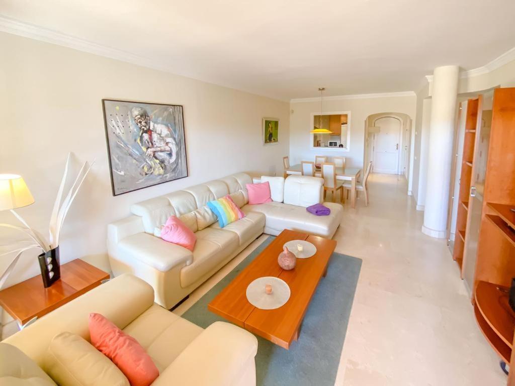 Apartamento En Los Patios De Santa Maria Golf 马尔韦利亚 外观 照片