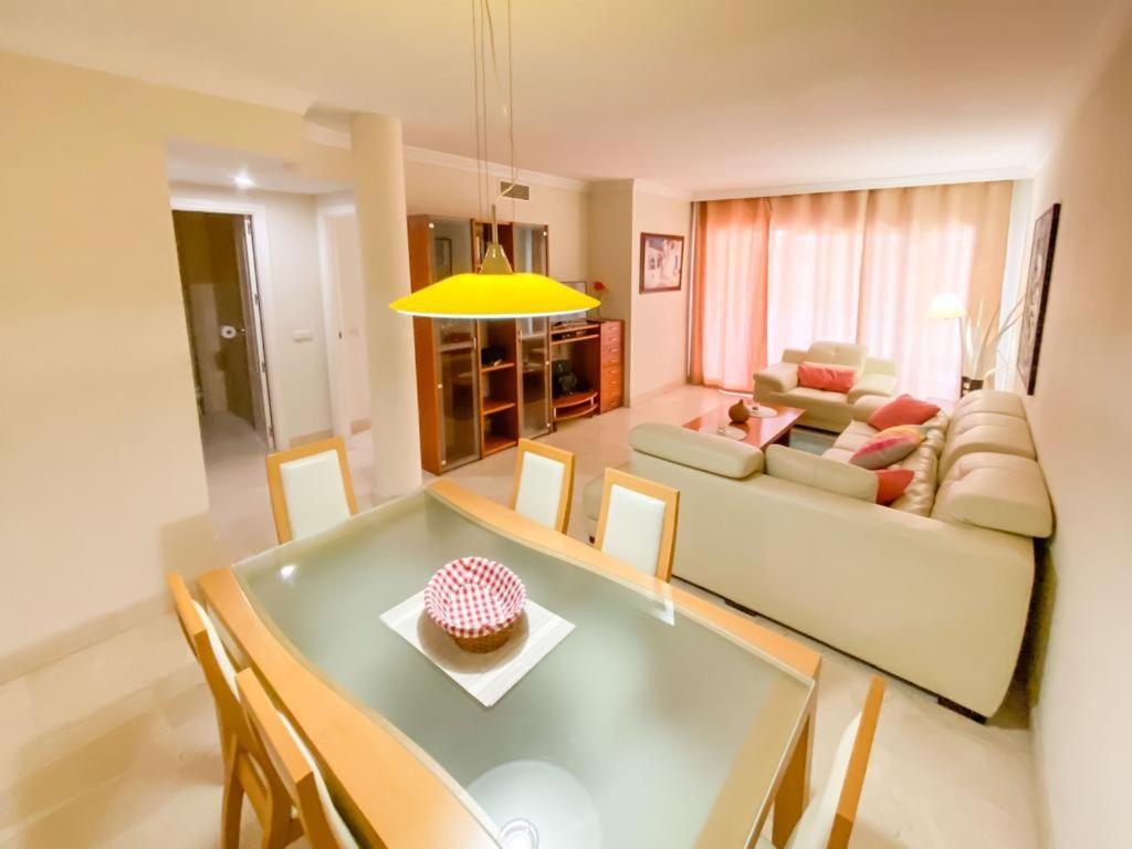 Apartamento En Los Patios De Santa Maria Golf 马尔韦利亚 外观 照片