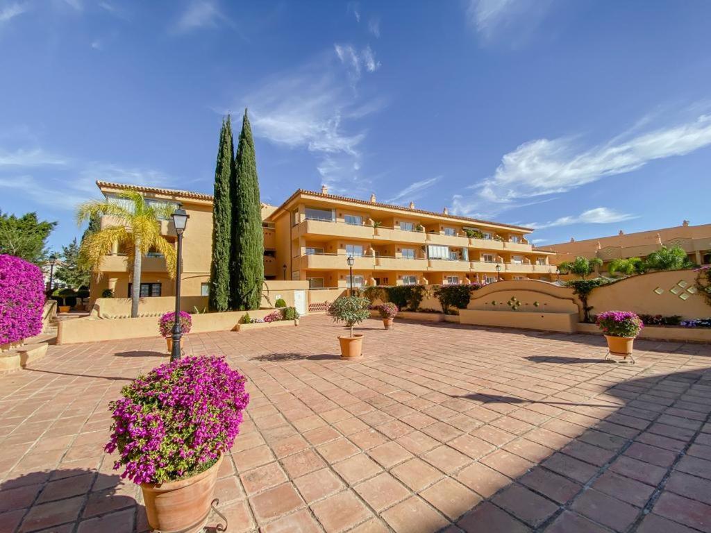 Apartamento En Los Patios De Santa Maria Golf 马尔韦利亚 外观 照片