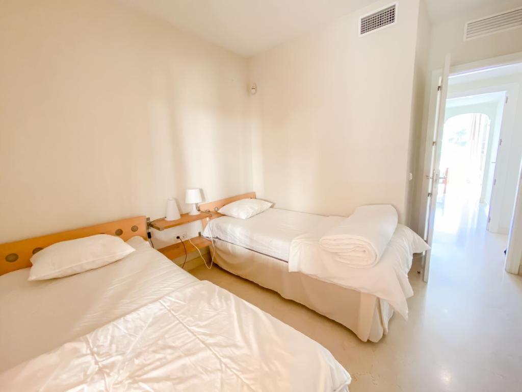 Apartamento En Los Patios De Santa Maria Golf 马尔韦利亚 外观 照片