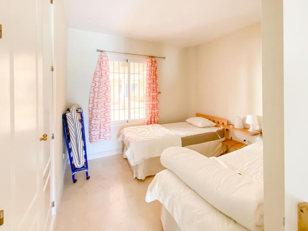 Apartamento En Los Patios De Santa Maria Golf 马尔韦利亚 外观 照片