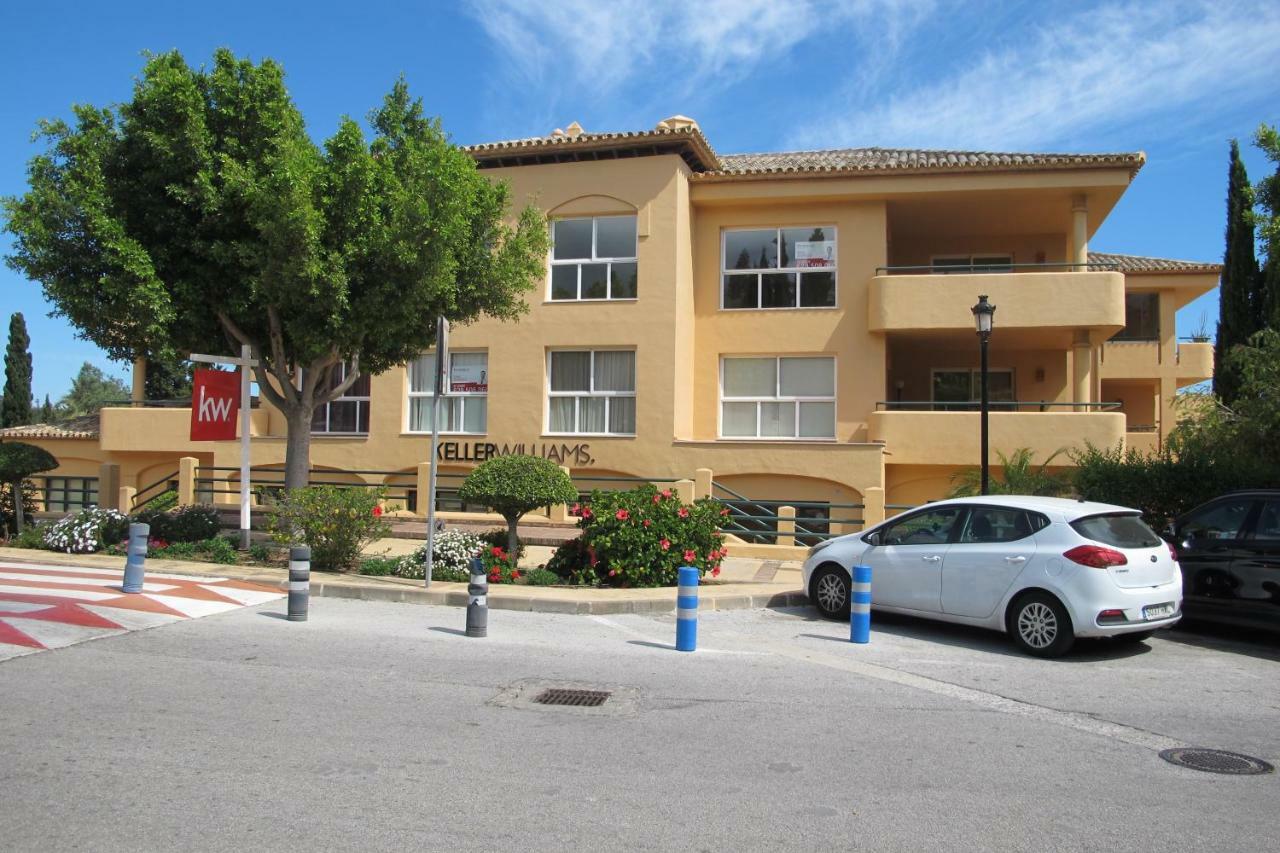 Apartamento En Los Patios De Santa Maria Golf 马尔韦利亚 外观 照片