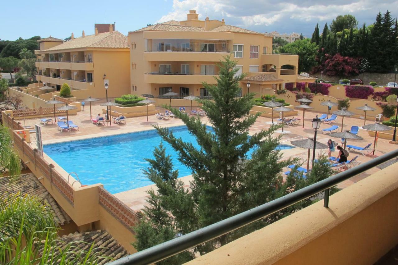Apartamento En Los Patios De Santa Maria Golf 马尔韦利亚 外观 照片