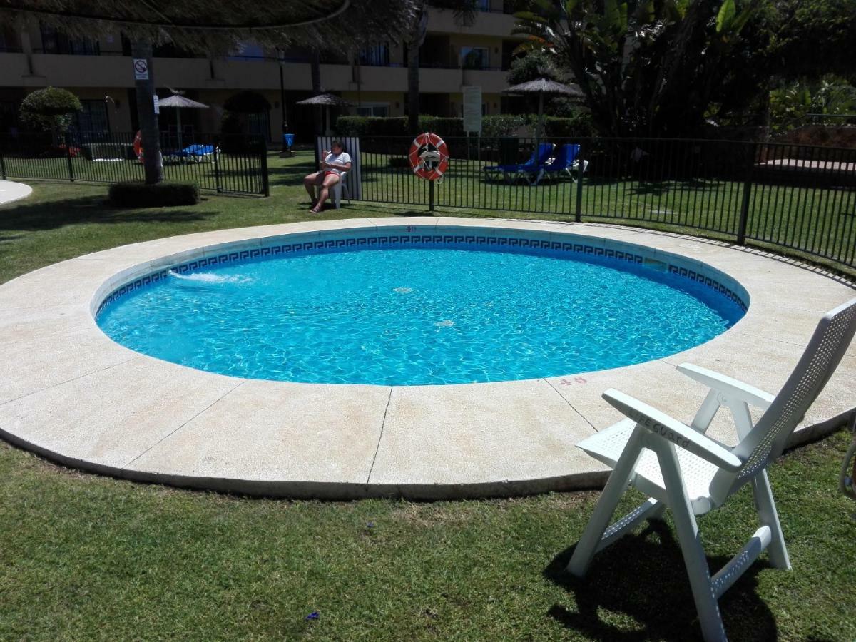 Apartamento En Los Patios De Santa Maria Golf 马尔韦利亚 外观 照片