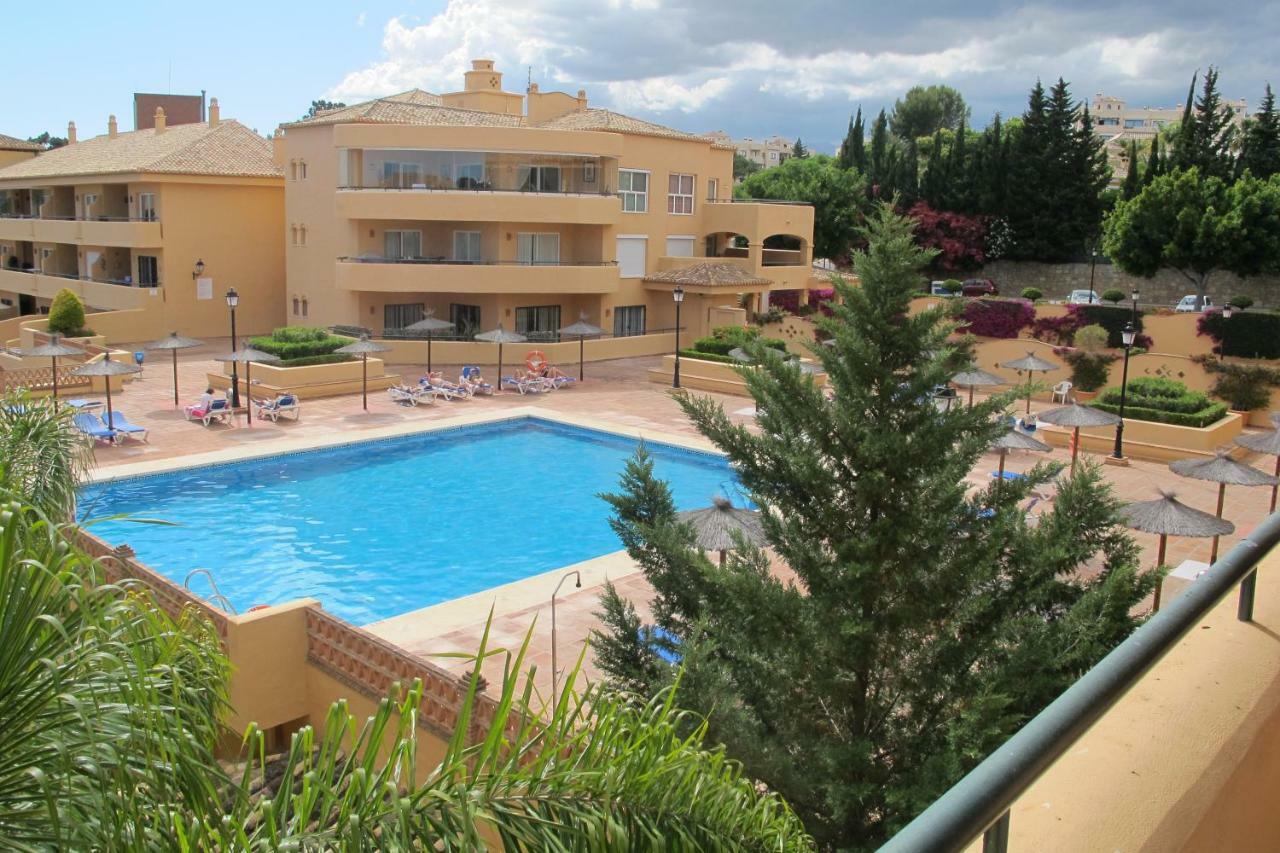 Apartamento En Los Patios De Santa Maria Golf 马尔韦利亚 外观 照片