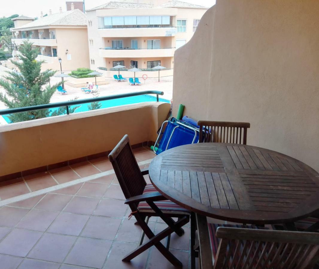 Apartamento En Los Patios De Santa Maria Golf 马尔韦利亚 外观 照片